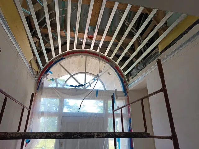 konstrukcja sufitu podwieszanego hol bielsko biala